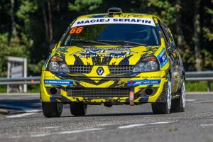 Samochód wyścigowy podczas wyścigu