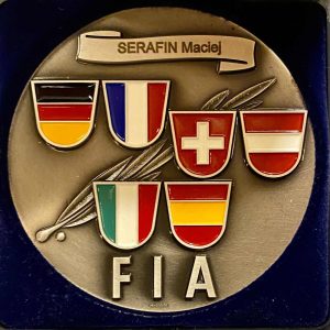 Medal FIA z nazwiskiem kierowcy wyścigowego Macieja Serafina